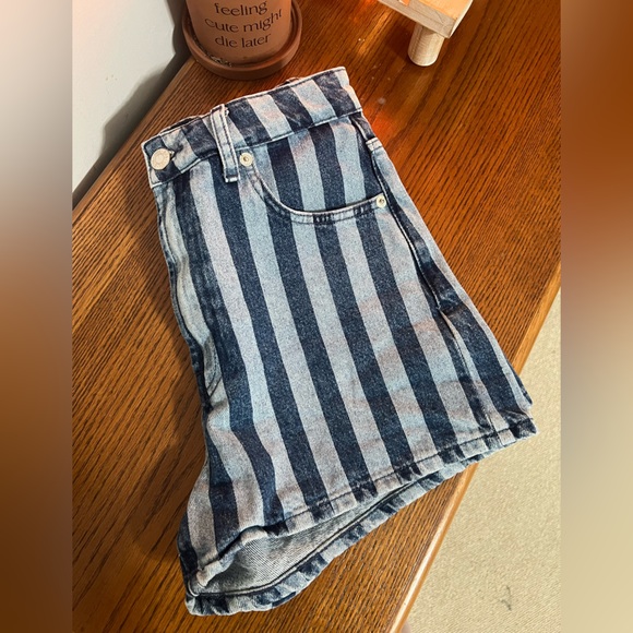 Zara Women’s Blue Jean Striped Shorts size 6 - Picture 5 of 5